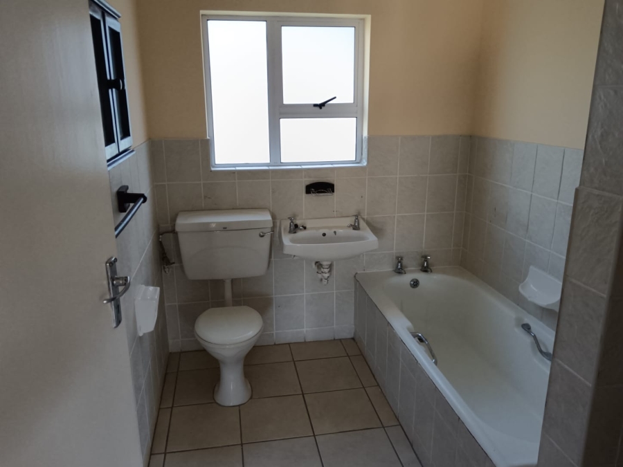 4 Bedroom Property for Sale in Beacon Bay North Eastern Cape